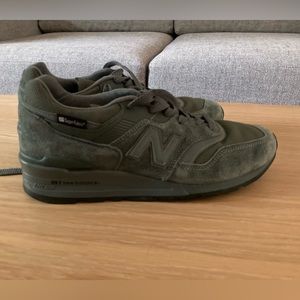 New Balance 997
Made In USA SuperFabric Olive M997NAL XAR 1000 men’s size 9